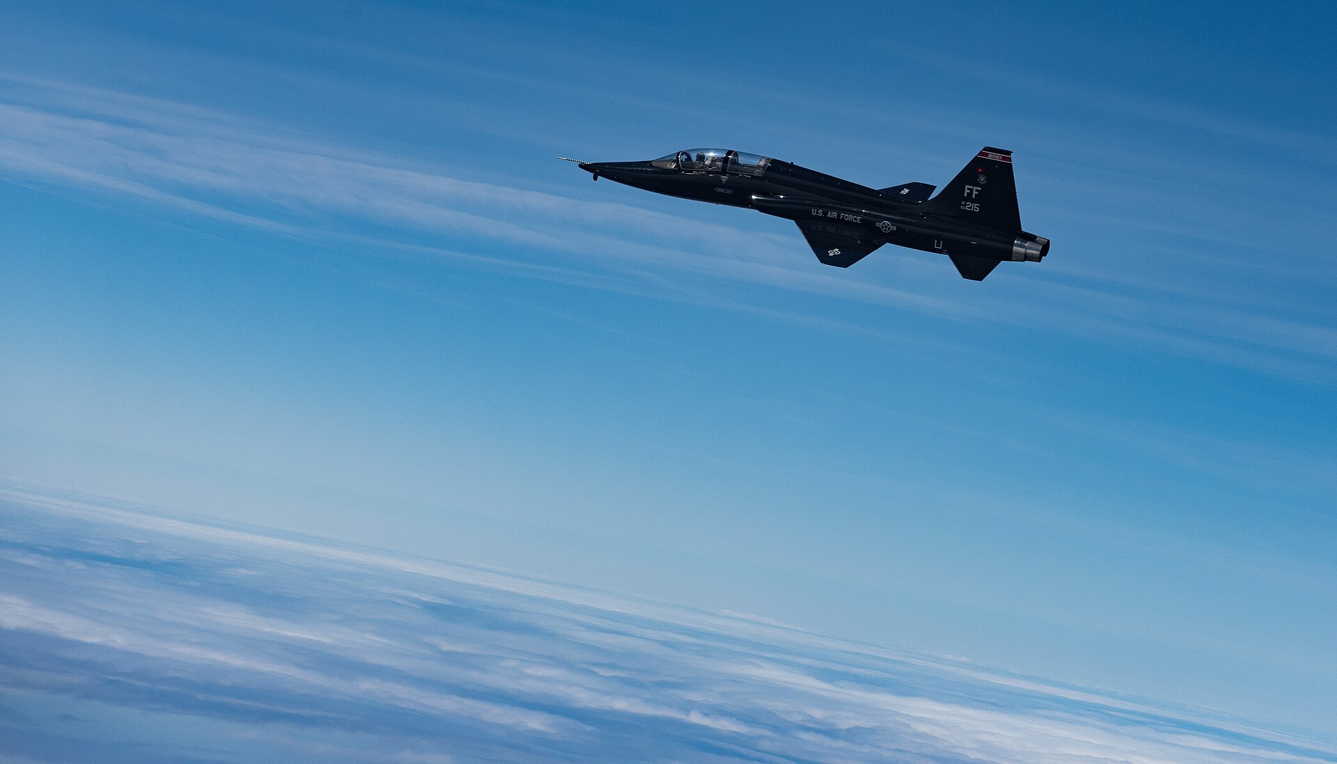 Military jet trainer